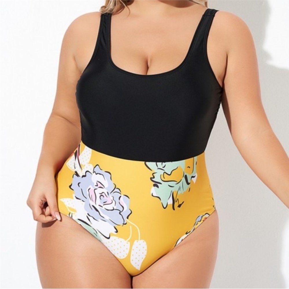 Meet.Curve Open Back One Piece